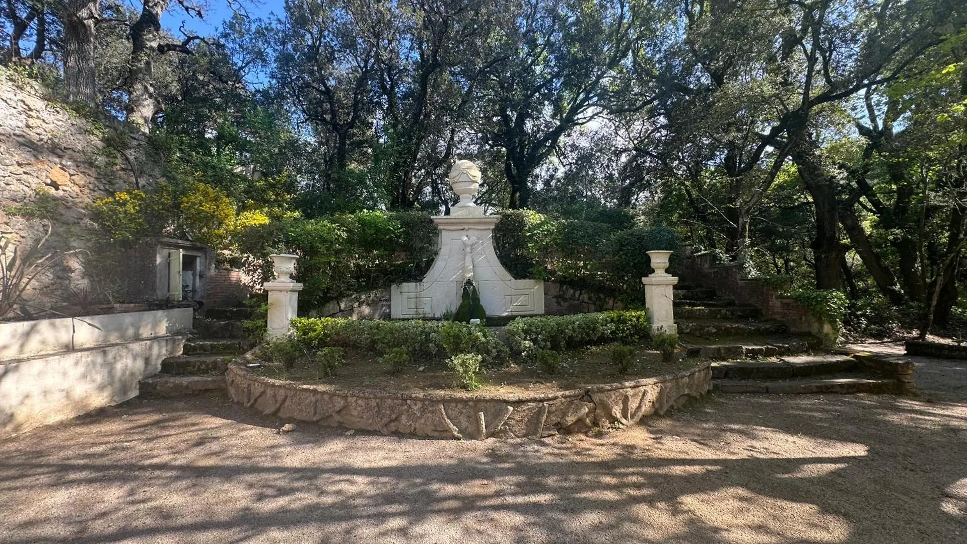 Chateau De Mont-Vert Saint-Zacharie Гостевой дом