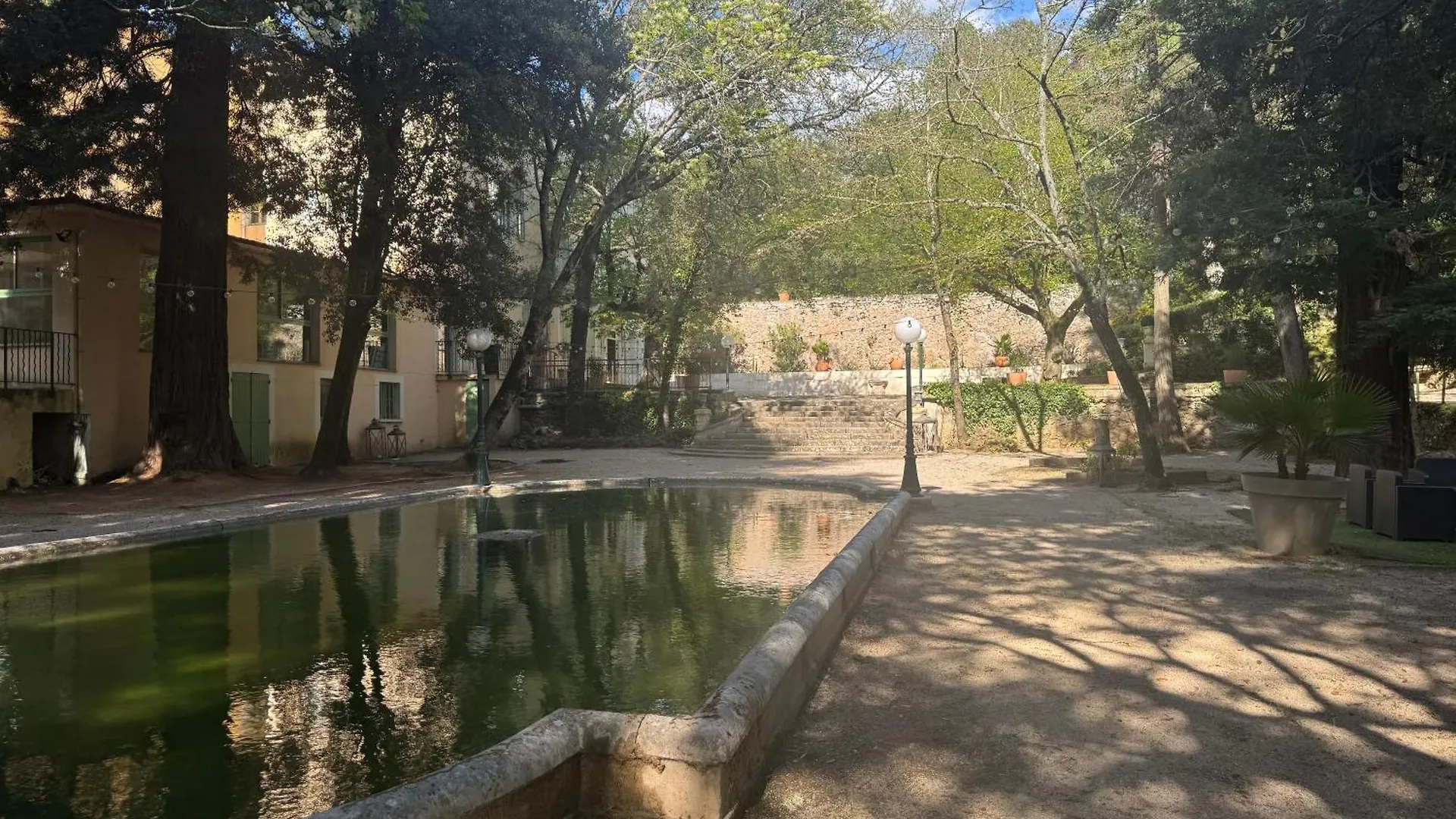 Chateau De Mont-Vert Saint-Zacharie Гостевой дом